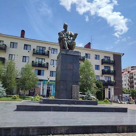Сергей Сергеевич 阿哈尔齐赫 外观 照片